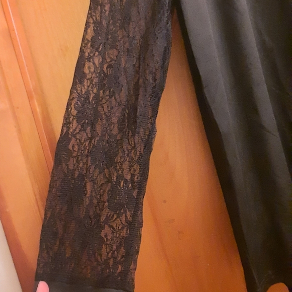 Black V neck top 1xl - Picture 3 of 6